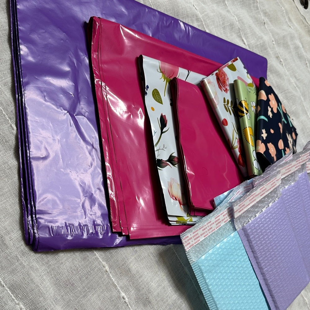 100 Items Poly Mailers & Bubble Pouch Shipping Supplies Assorted Sizes & Colors - Picture 11 of 14